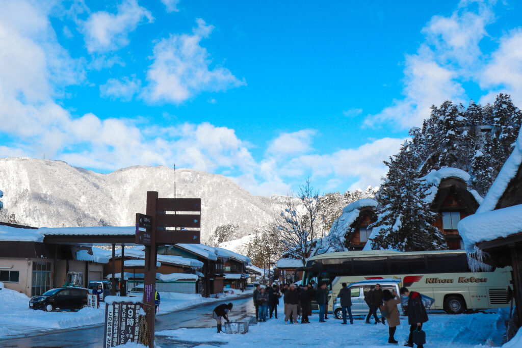 나고야에서 시라카와고 가는 법 직행버스
